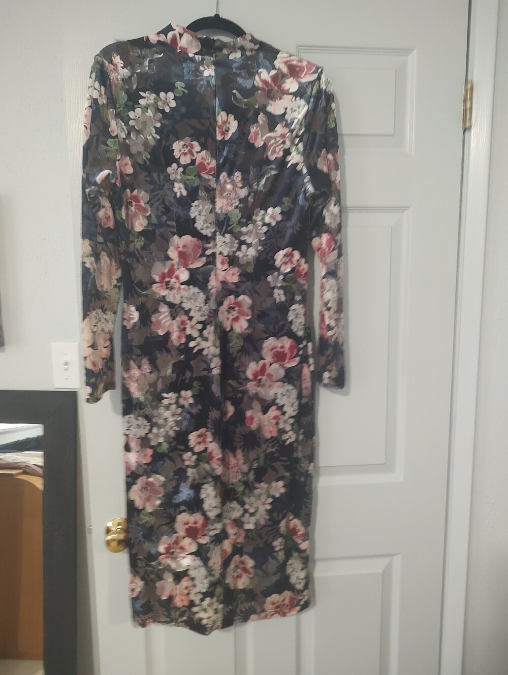 Velvet Slim Dress - Picture 2 of 4